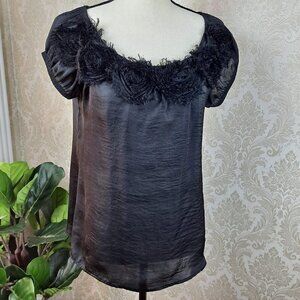 Carrie Allen Size Medium Black Cap Sleeve Top Scoop Neck Floral Rosettes EUC